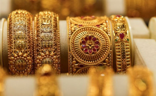 ৫৬ বার দামের ওঠানামার পর অবশেষে কমলো সোনা!