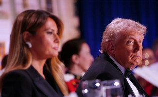 হঠাৎ গুলিতে শেষ মুহূর্তে সরানো হলো ট্রাম্পকে