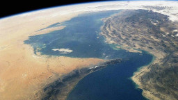 হরমুজ খুলতে ইরান যুক্তরাষ্ট্রকে দিল কঠিন শর্ত!