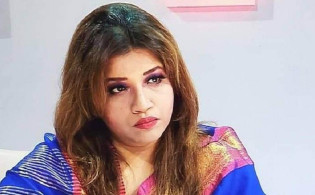 প্রতিমন্ত্রীর গাড়ি-বাস সংঘর্ষ