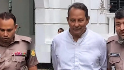 ইনুকে ‘টেনশন না করতে’ বলা দুই পুলিশ সদস্যের বিরুদ্ধে ব্যবস্থা