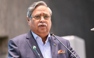 রাষ্ট্রপতিকে অপসারণ করে গ্রেফতারের দাবি সংসদে 