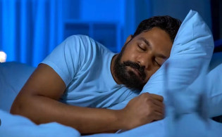 স্বপ্নে মৃত ব্যক্তিকে দেখার ব্যাখ্যা 
