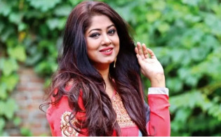 যুক্তরাষ্ট্রে কন্ট্র্যাক্ট ম্যারেজ করলেন চিত্রনায়িকা মৌসুমী  