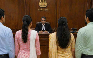 এক বোন অন্য বোনের স্বামী চাইলো—শেষে আদালত যা বলল