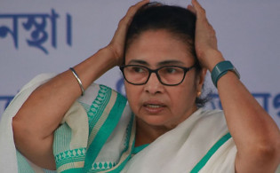 ৮ কারণেই কি ভেঙে পড়ছে মমতার দুর্গ!