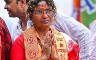 মেয়ের মৃত্যুর পর রাজনীতিতে চমক—কে এই রত্না দেবনাথ?
