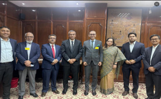 শেয়ারবাজার উন্নয়নে গভর্নরের কাছে ডিএসইর একগুচ্ছ প্রস্তাব