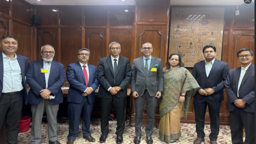 শেয়ারবাজার উন্নয়নে গভর্নরের কাছে ডিএসইর একগুচ্ছ প্রস্তাব