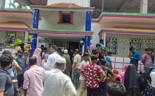এক পরিবারের ৫ জনকে গলা কেটে হ/ত্যা