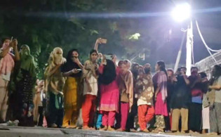 মধ্যরাতে উত্তাল ইডেন মহিলা কলেজ