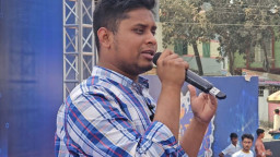 মধ্যরাতের এক পোস্টেই নেটদুনিয়ায় ঝড় তুললেন হাসনাত