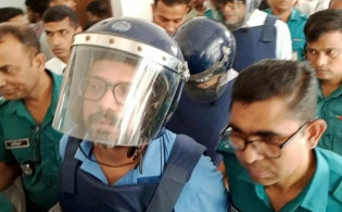 ঘাড় ও কোমরে গুরুতর আঘাত, পলকের শারীরিক অবস্থা নিয়ে উদ্বেগ