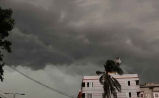 ১০ জেলায় তাণ্ডবের শঙ্কা, সতর্ক করলো আবহাওয়া অফিস