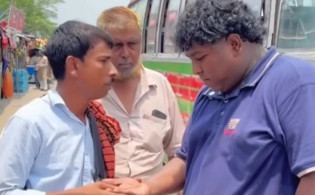 ‘রাগ করলা’- সেই ভাইরাল ব্যক্তি সম্পর্কে জানা গেল বিস্তারিত