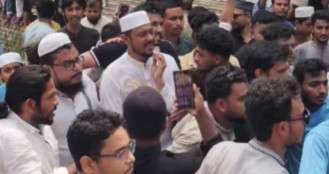 নাসীরুদ্দীন পাটওয়ারীর ওপর হামলা