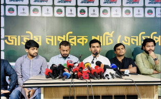 ‘কিচেন কেবিনেট’ বিতর্কে মুখ খুললেন আসিফ মাহমুদ