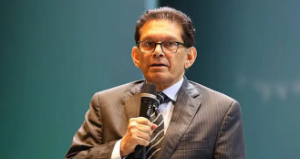 পররাষ্ট্রমন্ত্রীর ছুটির পরিকল্পনায় প্রশাসনে তোলপাড়