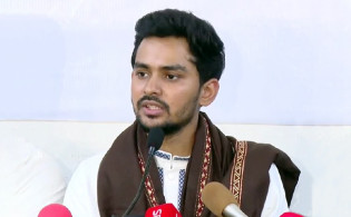 ‘কিচেন কেবিনেট’ বিতর্কে মুখ খুললেন আসিফ মাহমুদ