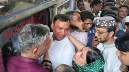 মাত্র ৬ ঘণ্টার মুক্তি, বাবার জানাজায় অঝোরে কাঁদলেন সাবেক সংসদ সদস্য