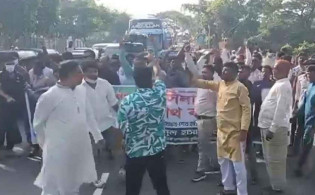 দুই শতাধিক নেতাকর্মী নিয়ে হঠাৎ আ.লীগের ঝটিকা মিছিল