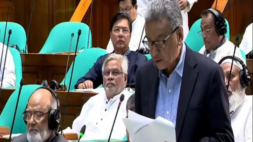 ব্যাংকিং খাত পুনর্গঠনে বহুমুখী উদ্যোগ, জানালেন আমির খসরু মাহমুদ চৌধুরী