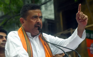 সাংবাদিকের প্রশ্নে থামলেন শুভেন্দু, বাংলাদেশ প্রসঙ্গে যা বললেন