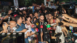 শিক্ষামন্ত্রীর পদত্যাগে নতুন সময়সীমা দিল শিক্ষার্থীরা