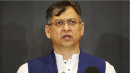 হাসিনা ও আওয়ামী লীগ প্রসঙ্গে একসঙ্গে বড় মন্তব্য স্বরাষ্ট্রমন্ত্রীর