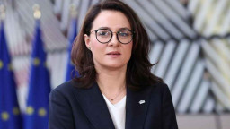 হঠাৎ প্রধানমন্ত্রীর পদত্যাগ; নতুন রাজনৈতিক সমীকরণের ইঙ্গিত