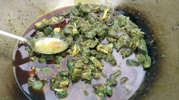 রান্না করতে গিয়ে গরুর মাংস মুহূর্তেই সবুজ, এরপর যা হলো