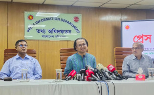 সাবেক রাষ্ট্রপতির বিচার নিয়ে সরকারের অবস্থান জানালেন তথ্য উপদেষ্টা