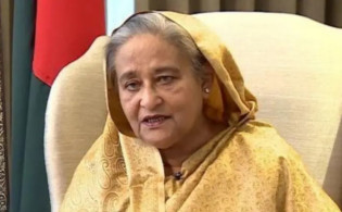 দেশে ফেরা নিয়ে শেখ হাসিনাকে ঘিরে বিতর্ক ও বিশ্লেষণ