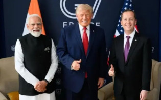 মোদী-ট্রাম্প বৈঠকে ৫০ ক্যামেরা, এক প্রশ্নেই বদলে গেল পুরো পরিস্থিতি