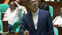 কড়া বক্তব্যের পরই বদলে গেল সুর, সংসদে স্বরাষ্ট্রমন্ত্রীর হাসি