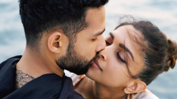 পুরুষদের ৫ মিনিট জড়িয়ে ধরলেই ৯০০ টাকা!