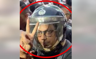 কারাগারে  আ.লীগ নেতাদের হাসাহাসি, ‘ভি’ চিহ্ন, জন্মদিন পালন  