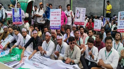 ইসলামী ব্যাংক ঘিরে দুই পক্ষের পৃথক কর্মসূচি