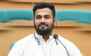 পরীক্ষায় চ্যাটজিপিটিতে প্রশ্ন সার্চ করতেই ডাকসু নেতা ধরা
