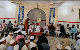 মসজিদে সোফা পেতে এমপি’র সভা, নেটদুনিয়ায় তোলপাড়