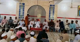 মসজিদে সোফা পেতে এমপি’র সভা, নেটদুনিয়ায় তোলপাড়