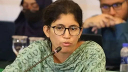 উমামা ফাতেমা বিমানবন্দরে আটক, যা জানা গেল