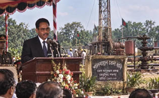 ৪১ বছর ধরে কেন বন্ধ বাংলাদেশের তেলের খনি?