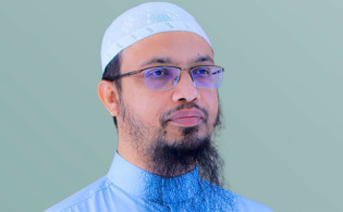 ড. ইউনুসের সরকারে যে কারণে যোগ দেননি শায়খ আহমাদুল্লাহ