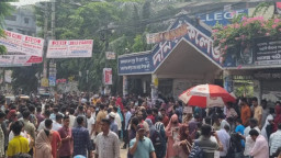 পরীক্ষার পাঁচ মিনিট আগে স্থগিত, ক্ষোভে ফেটে পড়লেন চাকরিপ্রার্থীরা