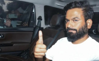 শর্তসাপেক্ষে জামিন পেলেন ‘ককরোচ পার্টি’র প্রতিষ্ঠাতা