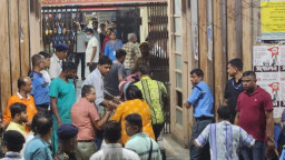 কলকাতায় পূজামণ্ডপে ভিড়ের চাপে পদদলিত হয়ে ১৭ জনের মৃত্যু