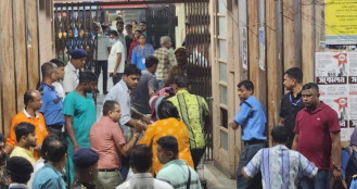 কলকাতায় পূজামণ্ডপে ভিড়ের চাপে পদদলিত হয়ে ১৭ জনের মৃত্যু