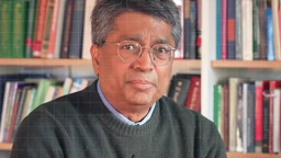 মোদি হাসিনার চেয়েও খারাপ ভারতীয় অধ্যাপকের মন্তব্যে তোলপাড়